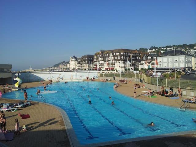 Un Chez Soi Bord De Mer Trouville-sur-Mer Exterior foto