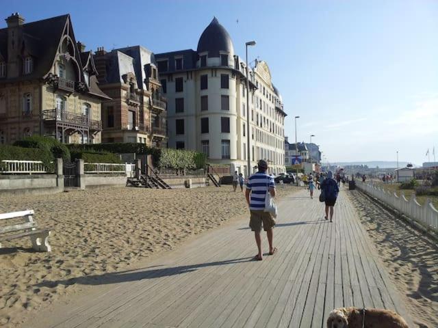 Un Chez Soi Bord De Mer Trouville-sur-Mer Exterior foto